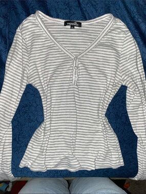 SugarKiss V-Neck Henley Top Gray and White
